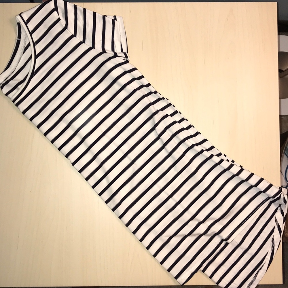 White w Navy stripes crew neck